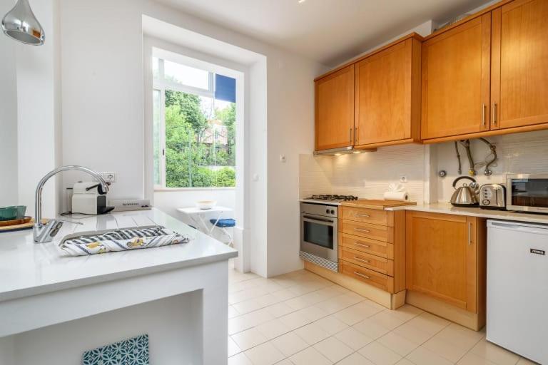Guestready - Cosy Flat Santos-o-velho * Lissabon